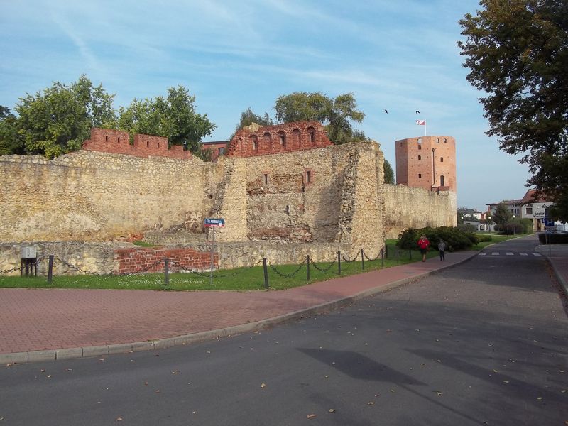 2.Mury miejskie w Wieluniu.jpg
